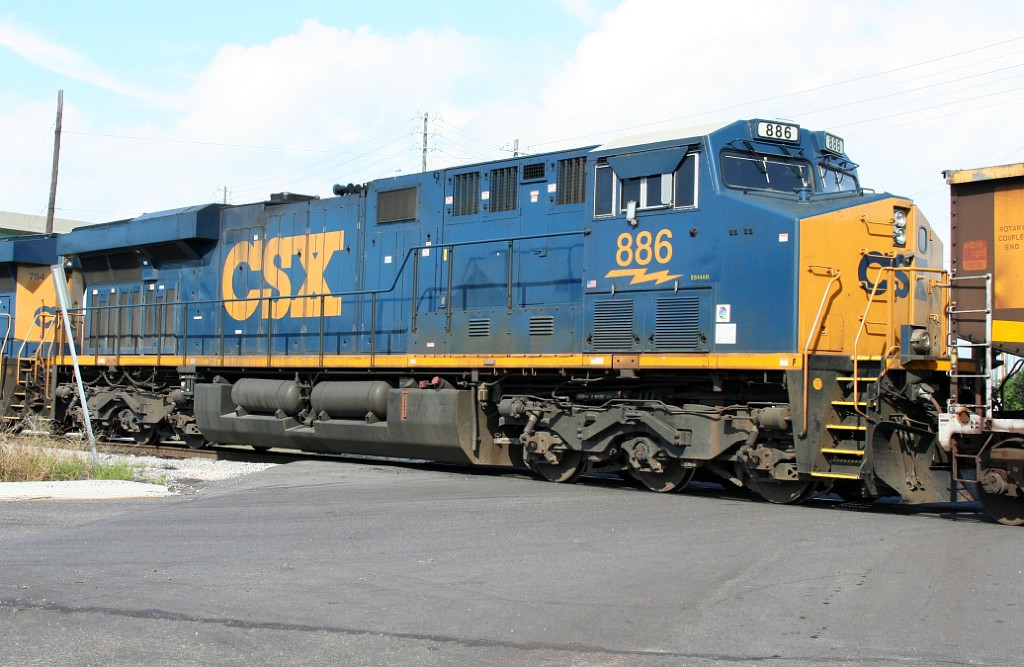 CSX 886 on SB coal